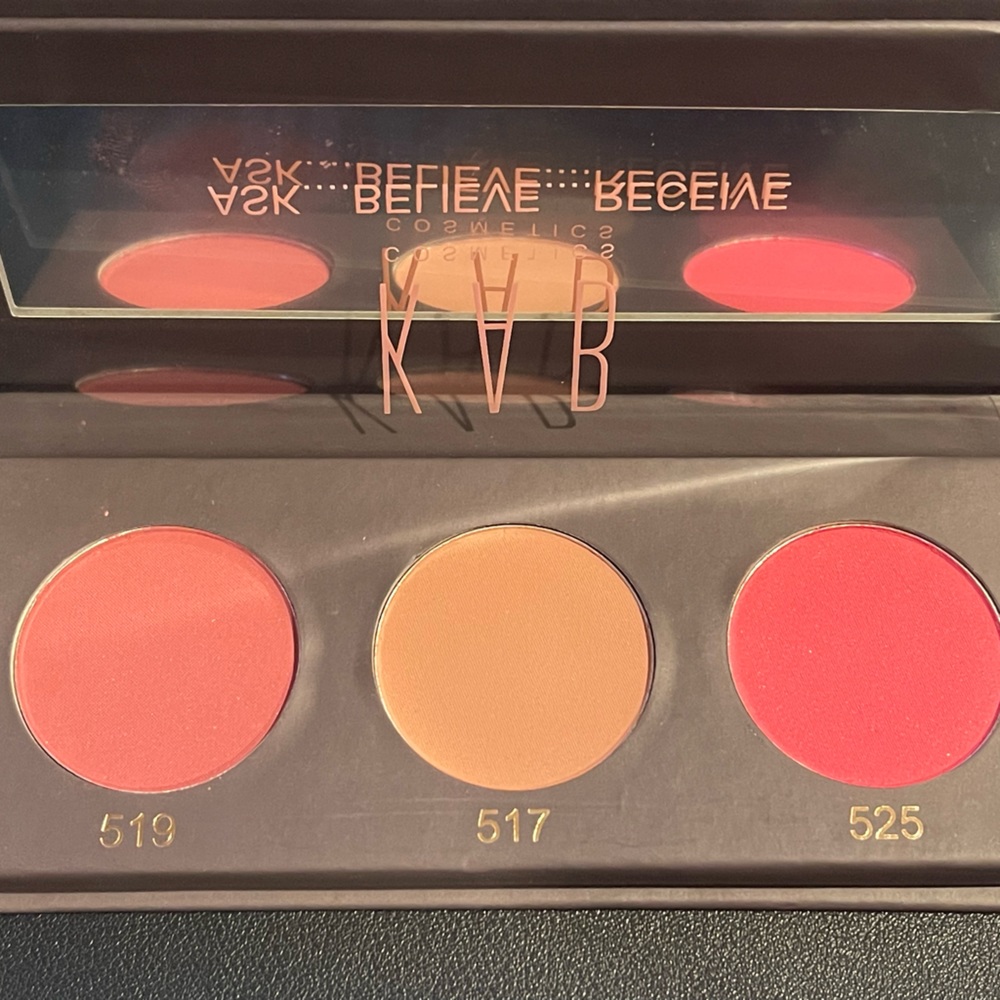 KAB Cosmetics VANILLA BEAN BLUSHMEUP - NIB